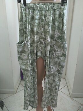 NWOT FREE PEOPLE Green Floral Pocket HAREM STYLE Pants (SO COOL) SZ. XS? PKTS
